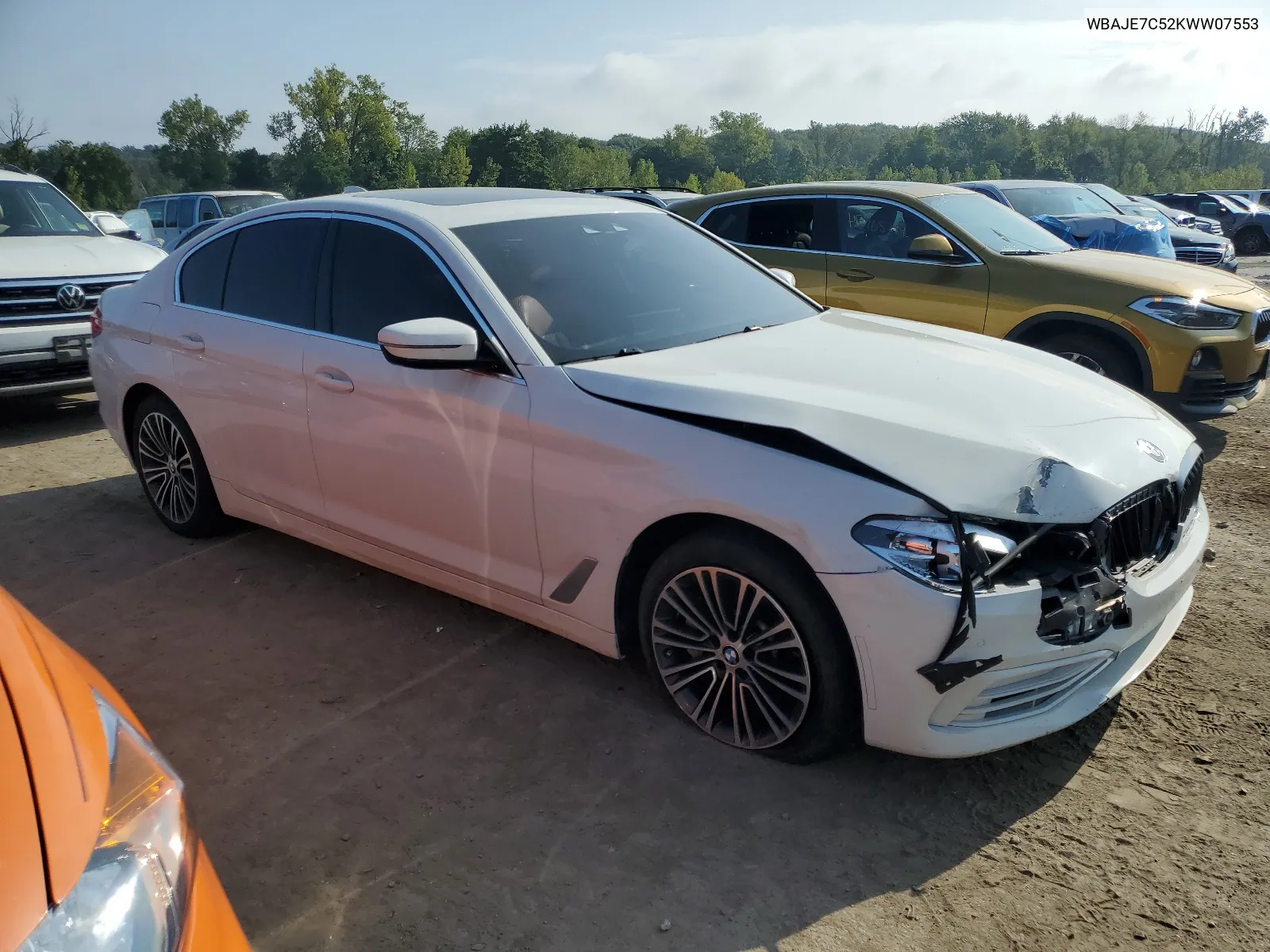 WBAJE7C52KWW07553 2019 BMW 540 Xi