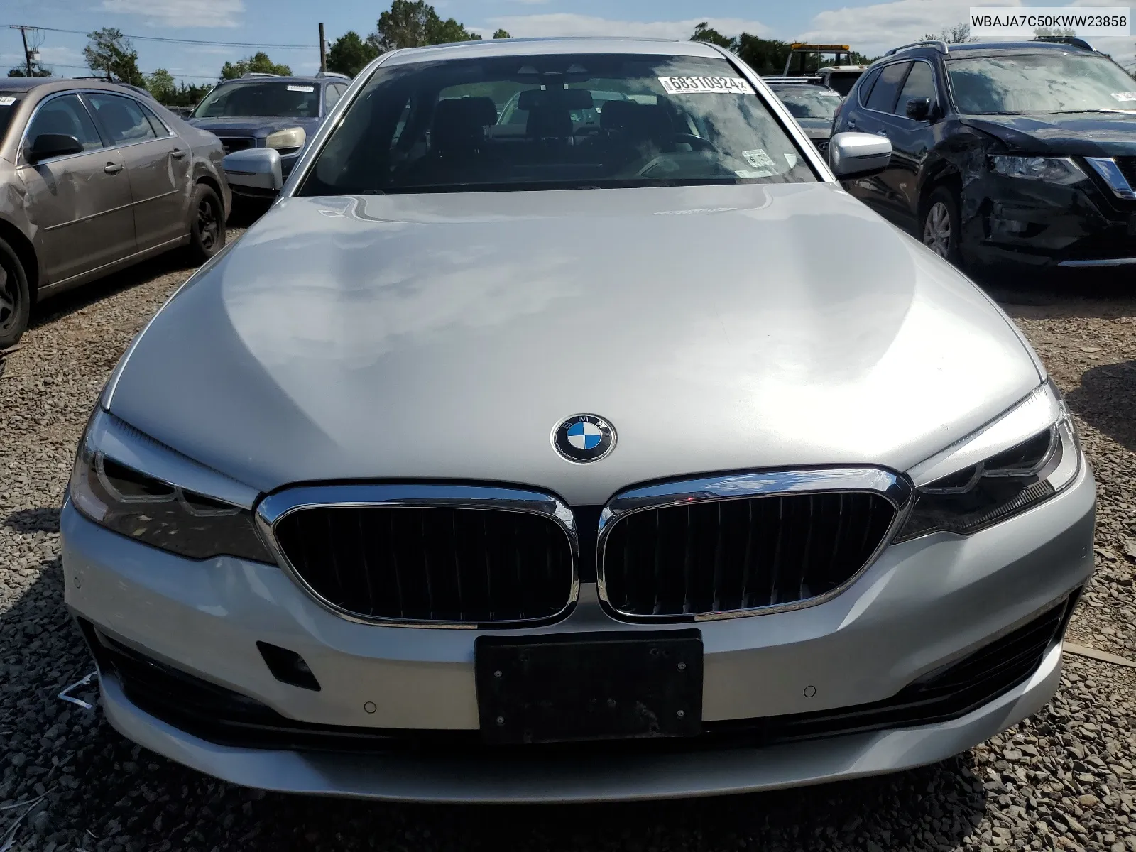 WBAJA7C50KWW23858 2019 BMW 530 Xi