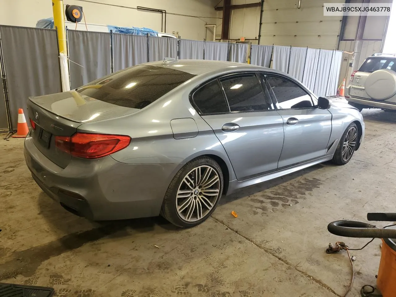 WBAJB9C5XJG463778 2018 BMW M550Xi