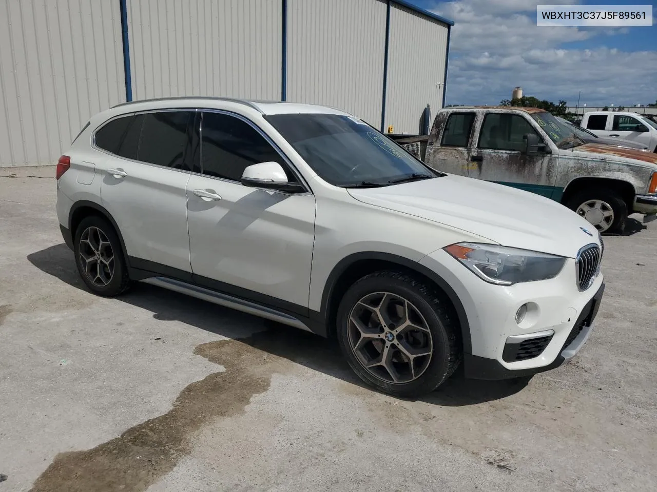 2018 BMW X1 xDrive28I VIN: WBXHT3C37J5F89561 Lot: 76306564