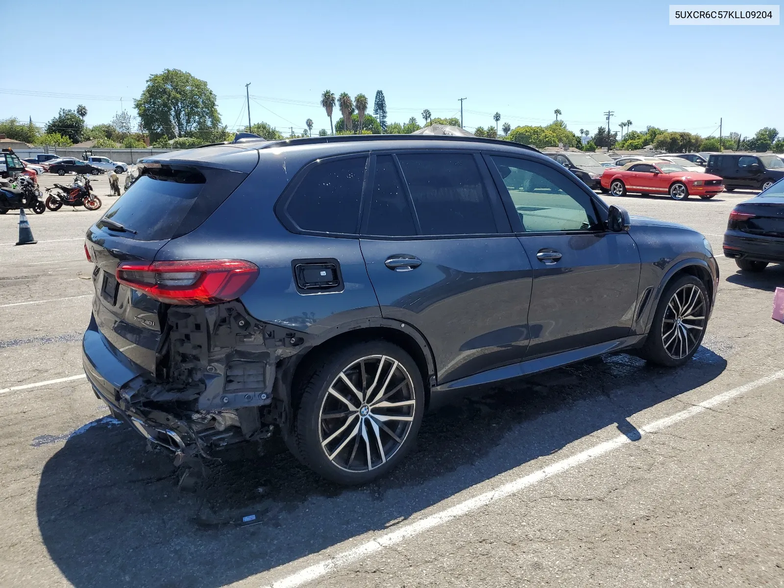 5UXCR6C57KLL09204 2019 BMW X5 xDrive40I