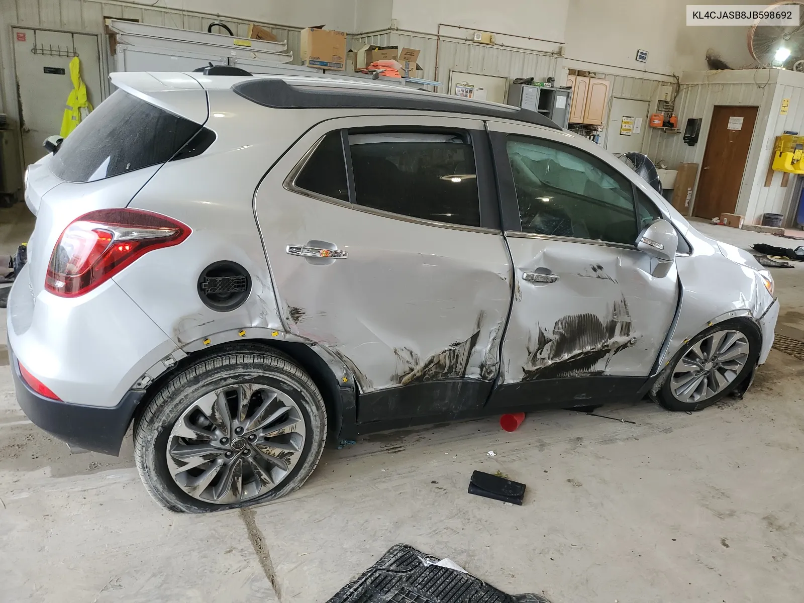 KL4CJASB8JB598692 2018 Buick Encore Preferred