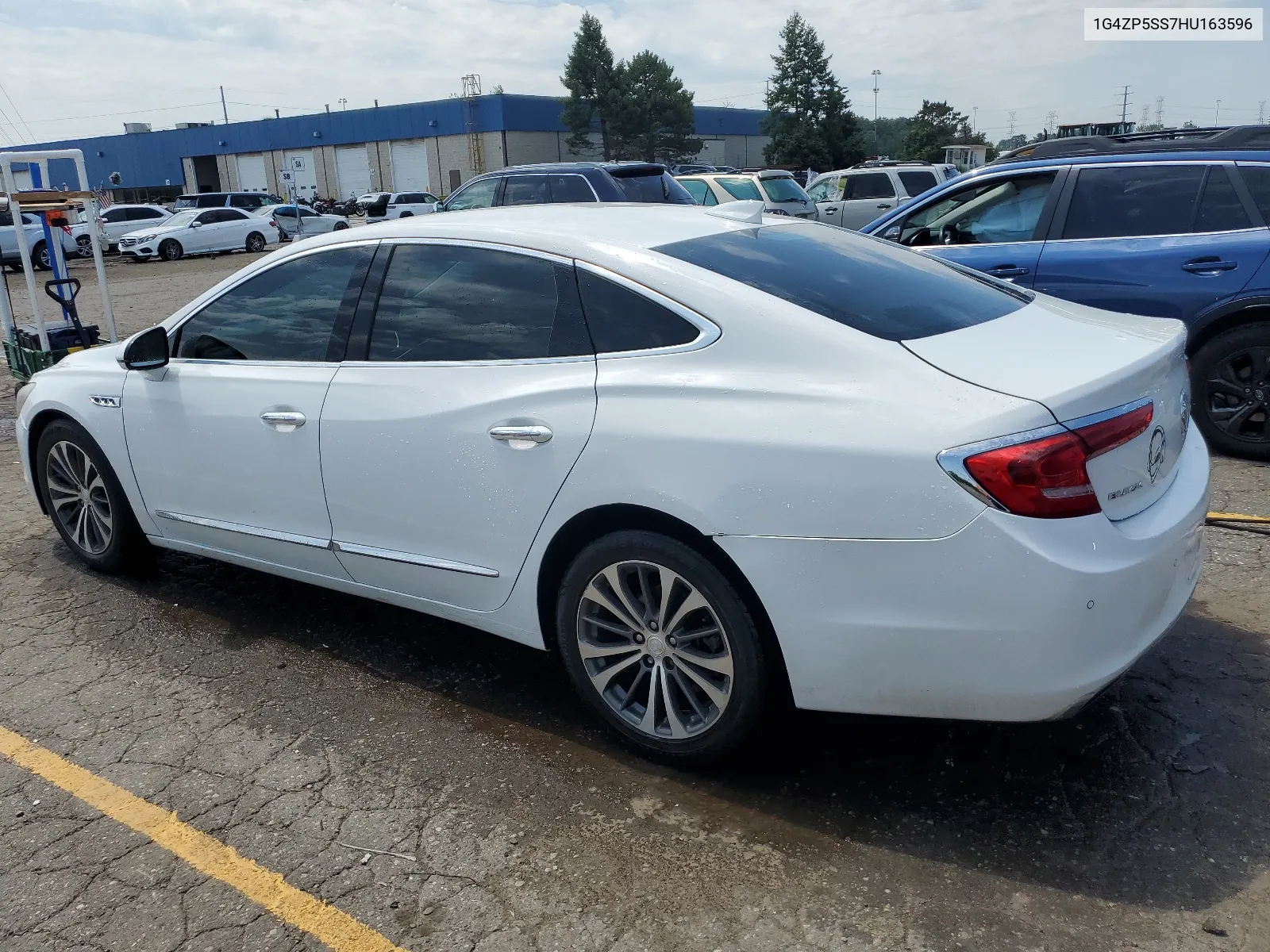 1G4ZP5SS7HU163596 2017 Buick Lacrosse Essence