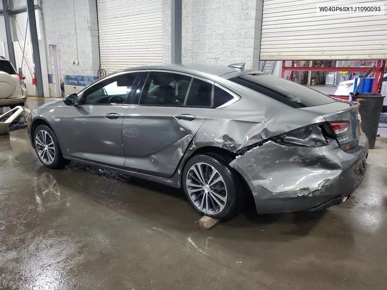 2018 Buick Regal Essence VIN: W04GP6SX1J1090093 Lot: 58695404