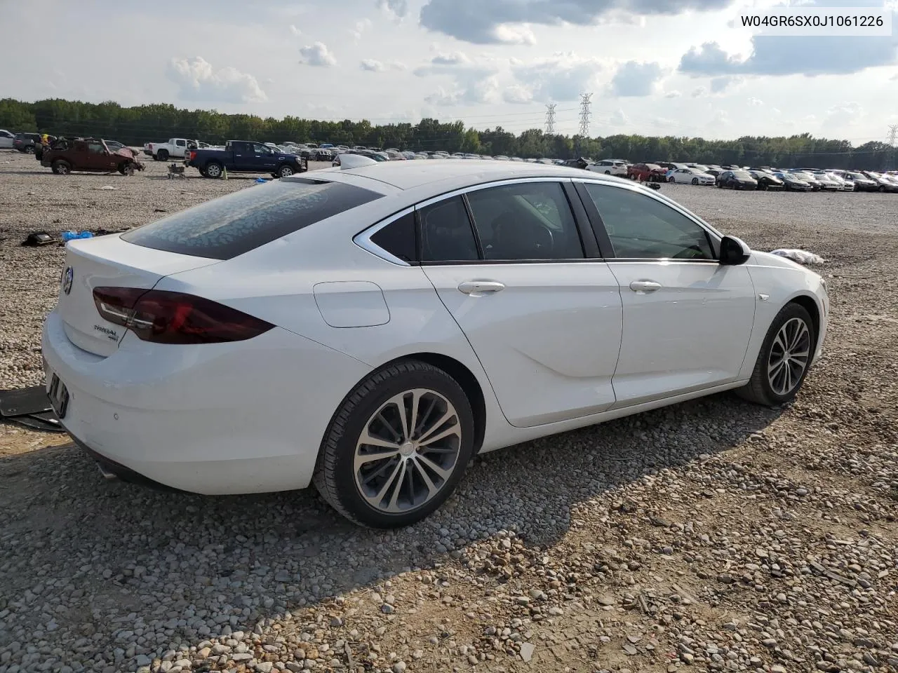 2018 Buick Regal Essence VIN: W04GR6SX0J1061226 Lot: 70495404