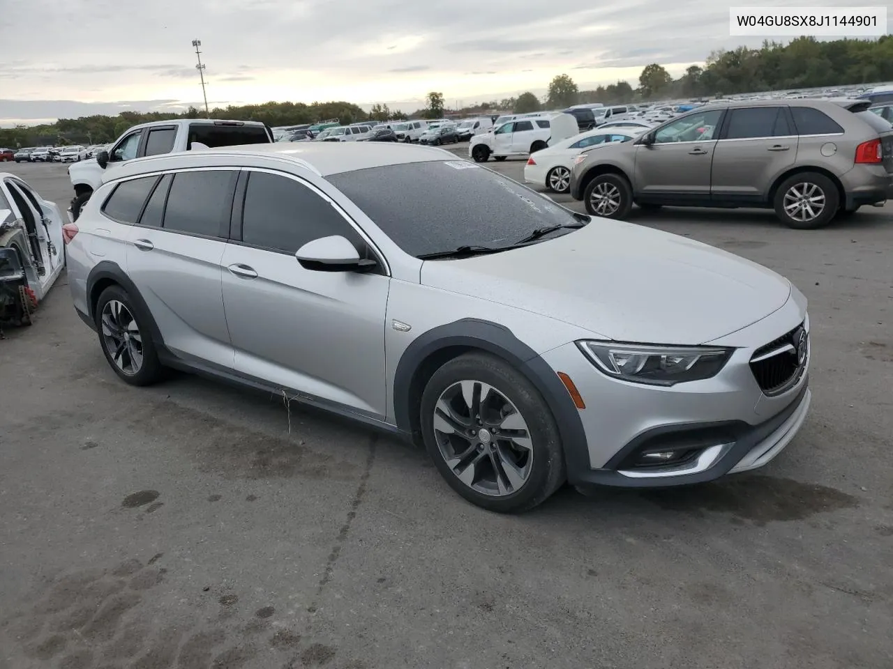 2018 Buick Regal Tourx Preferred VIN: W04GU8SX8J1144901 Lot: 70997844