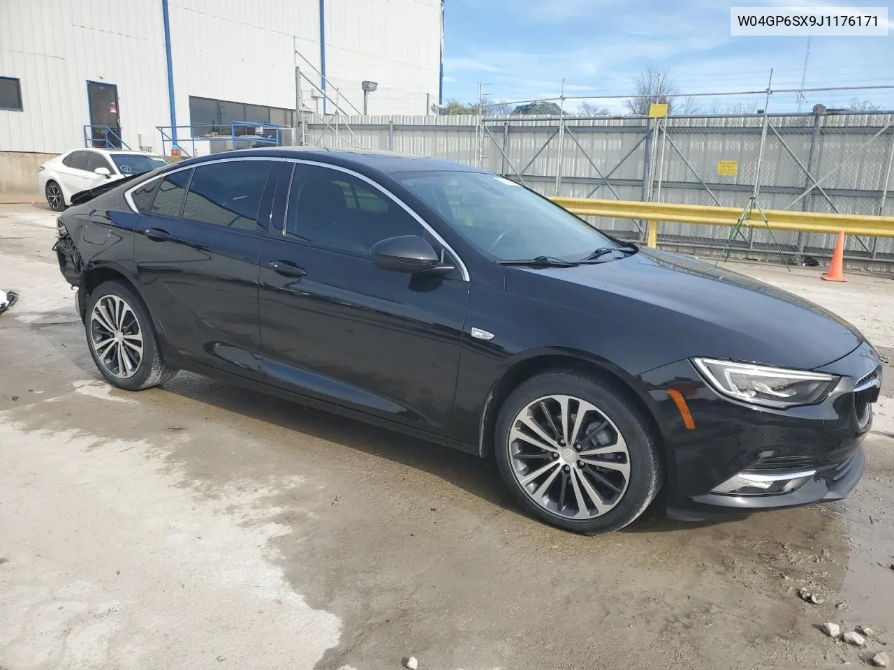 2018 Buick Regal Essence VIN: W04GP6SX9J1176171 Lot: 78517874