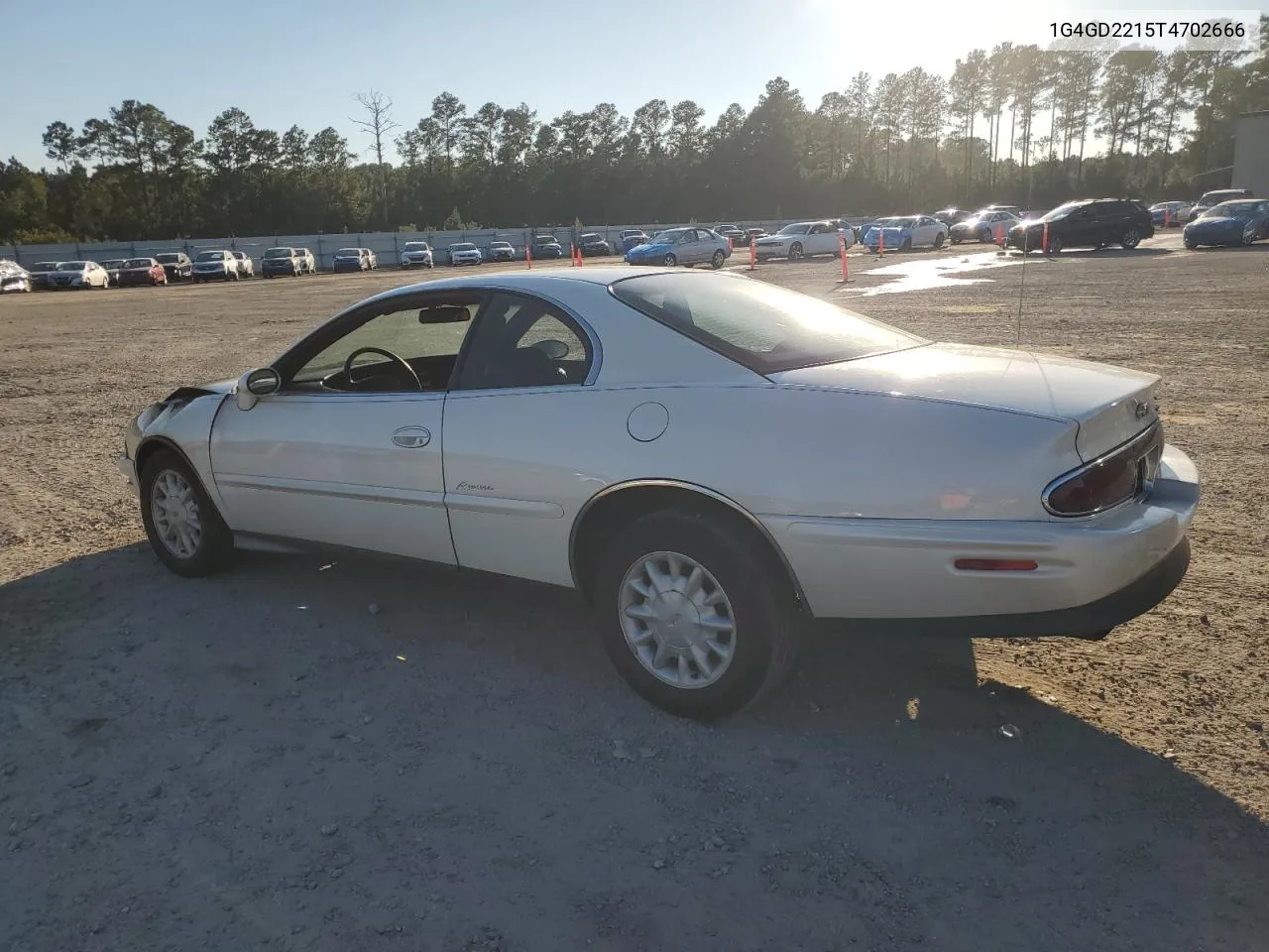 1996 Buick Riviera VIN: 1G4GD2215T4702666 Lot: 70401284