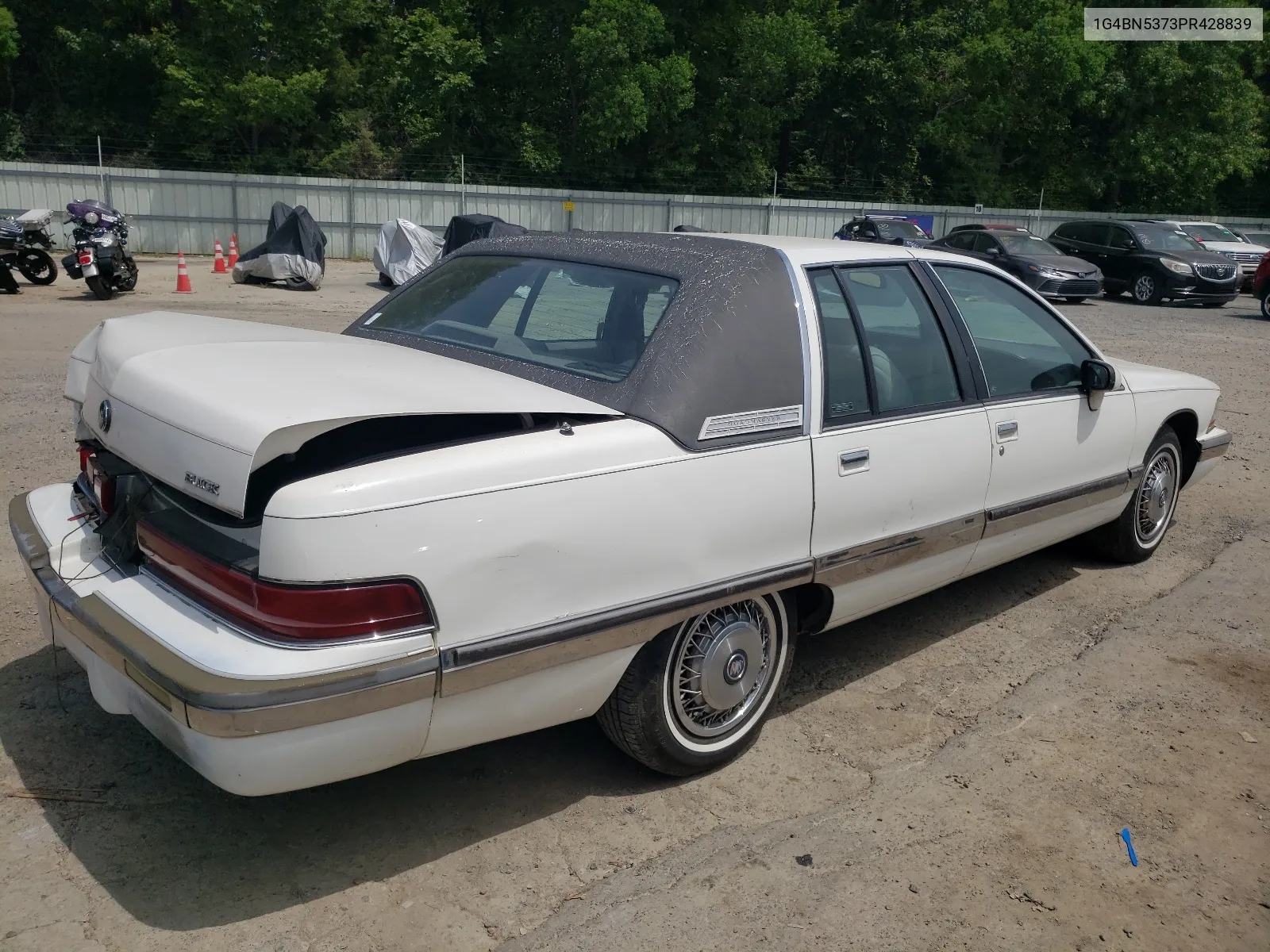 1993 Buick Roadmaster VIN: 1G4BN5373PR428839 Lot: 65764184