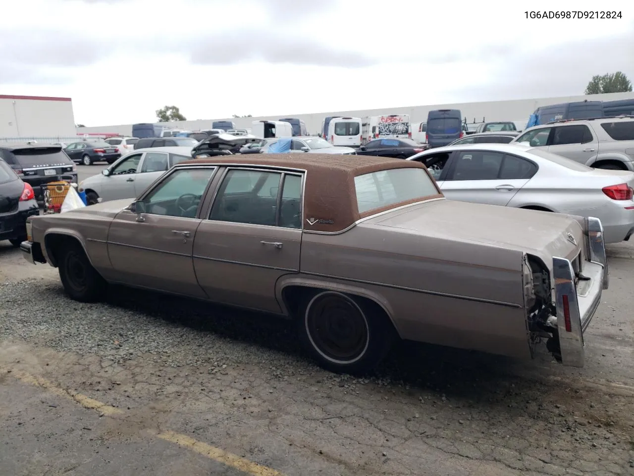 1983 Cadillac Deville VIN: 1G6AD6987D9212824 Lot: 71146984