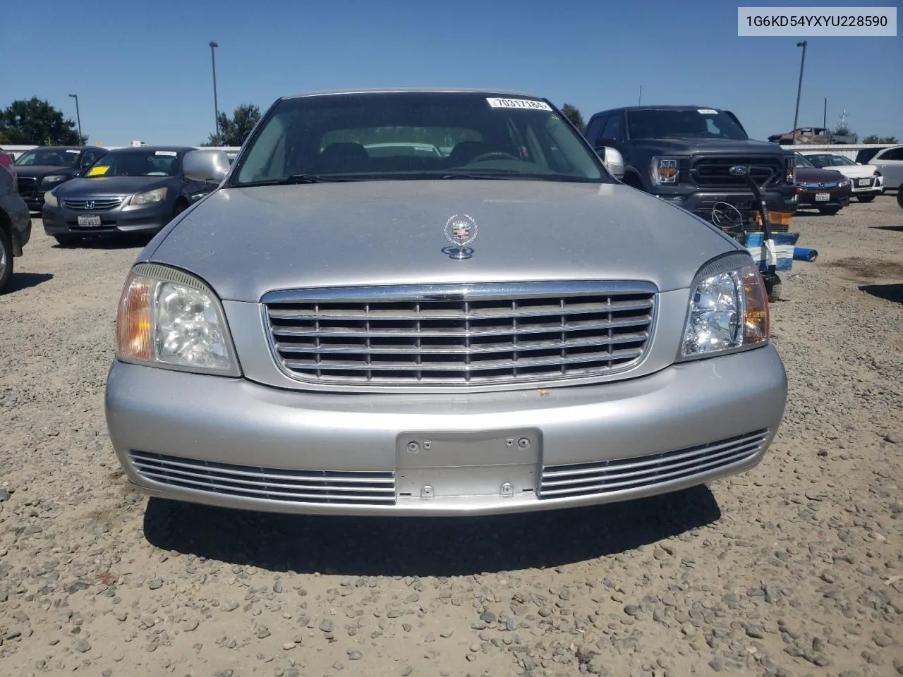 2000 Cadillac Deville VIN: 1G6KD54YXYU228590 Lot: 70317184