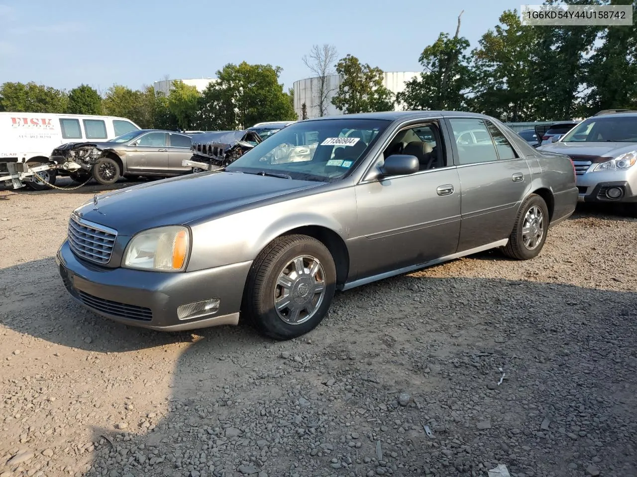 2004 Cadillac Deville VIN: 1G6KD54Y44U158742 Lot: 71360904