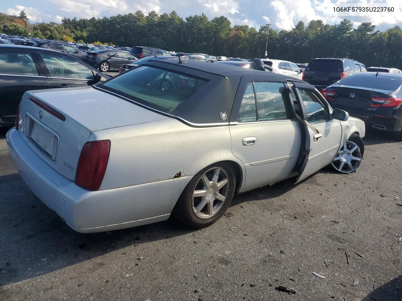 2005 Cadillac Deville Dts VIN: 1G6KF57935U223760 Lot: 73141754