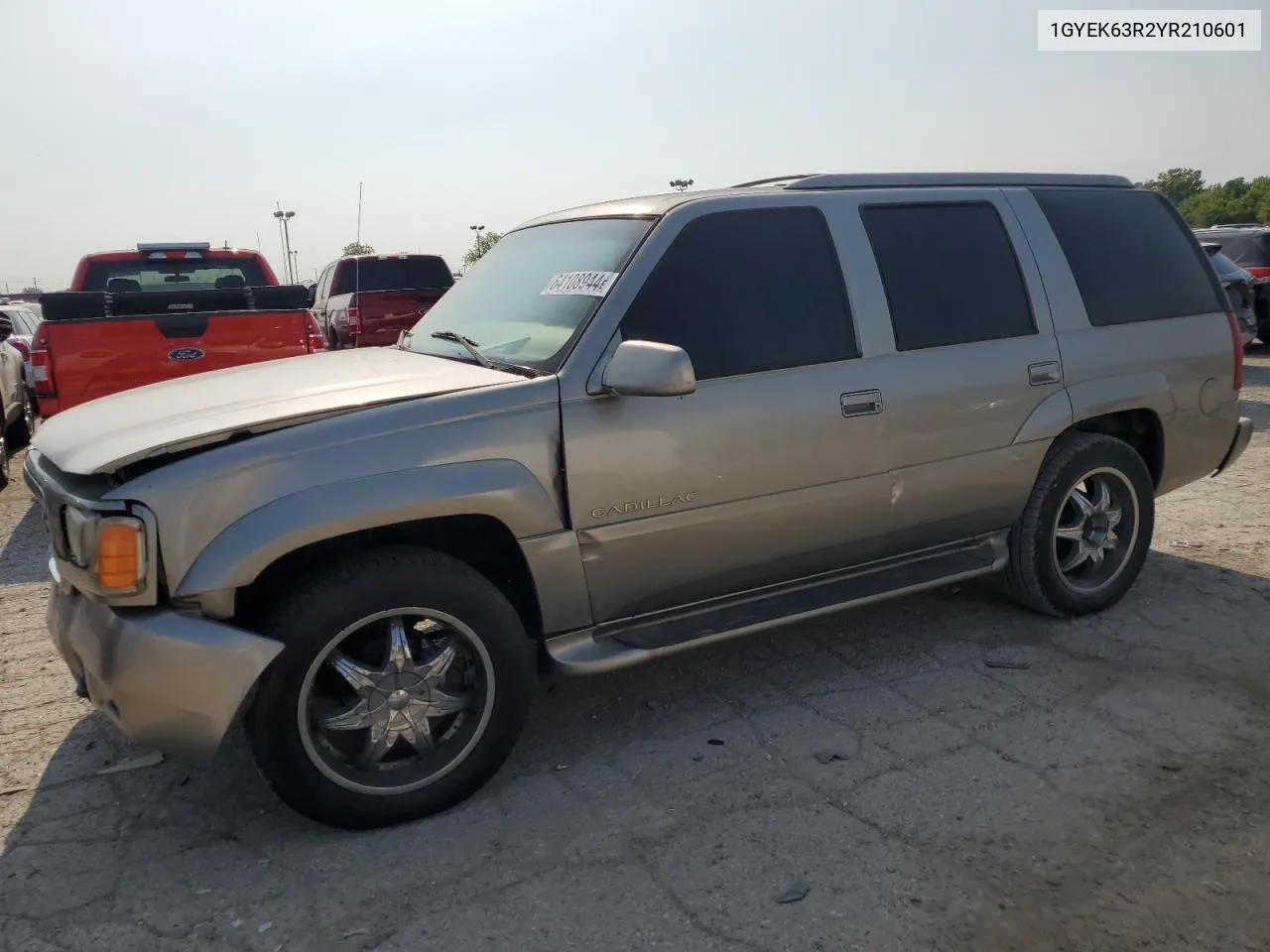 2000 Cadillac Escalade Luxury VIN: 1GYEK63R2YR210601 Lot: 64108944