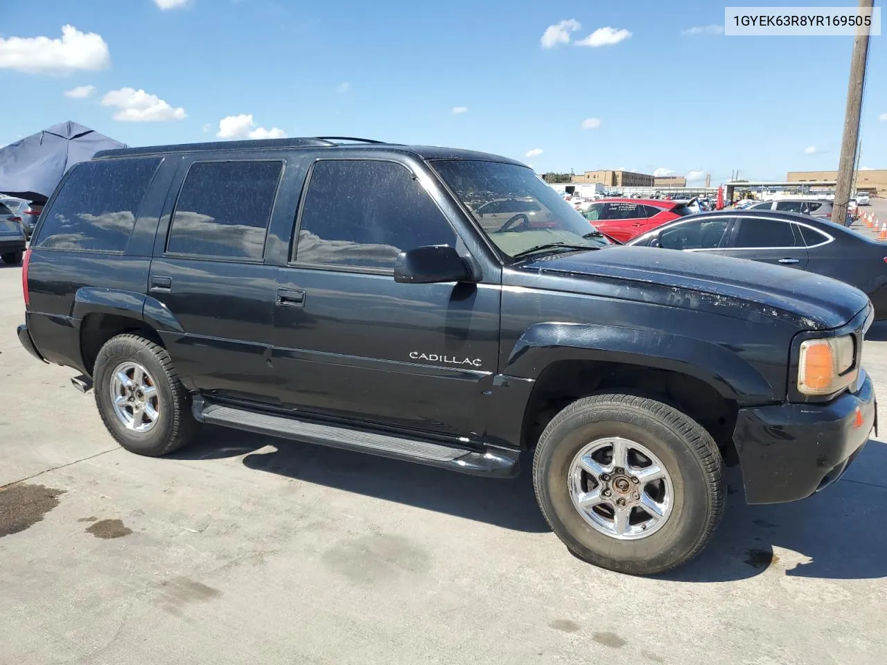 2000 Cadillac Escalade Luxury VIN: 1GYEK63R8YR169505 Lot: 69438104