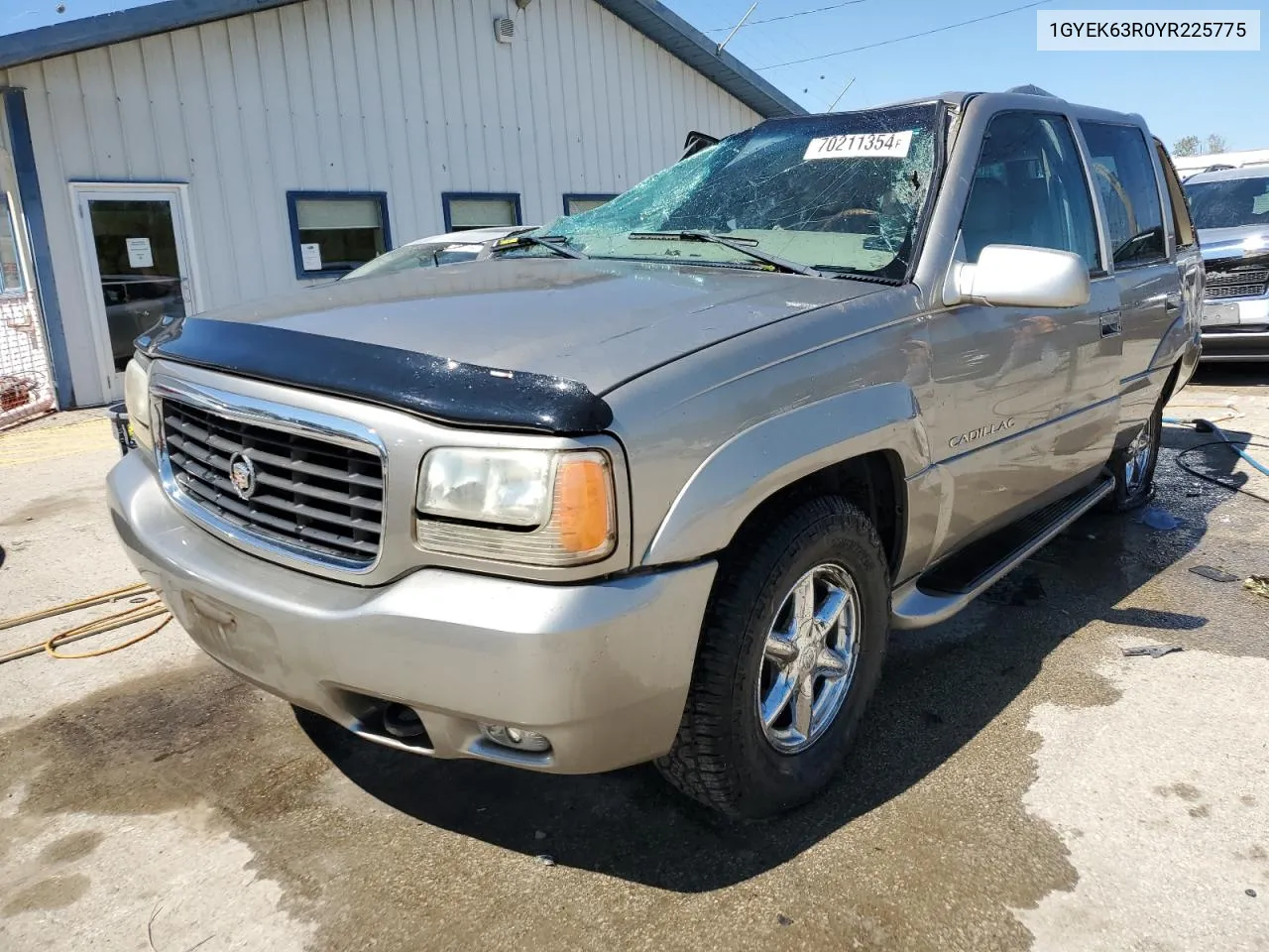 2000 Cadillac Escalade Luxury VIN: 1GYEK63R0YR225775 Lot: 70211354