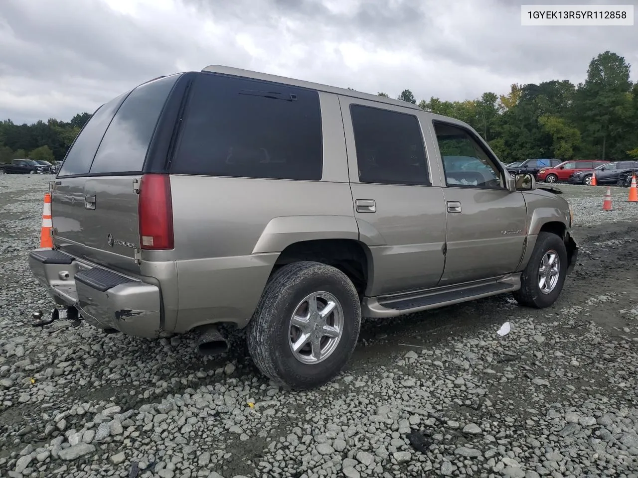 2000 Cadillac Escalade VIN: 1GYEK13R5YR112858 Lot: 71651294