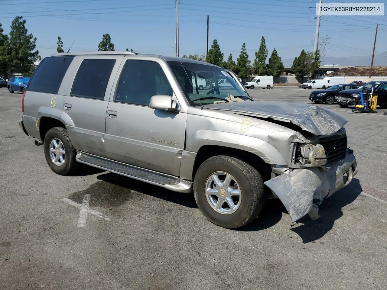 2000 Cadillac Escalade Luxury VIN: 1GYEK63R8YR228214 Lot: 73567434