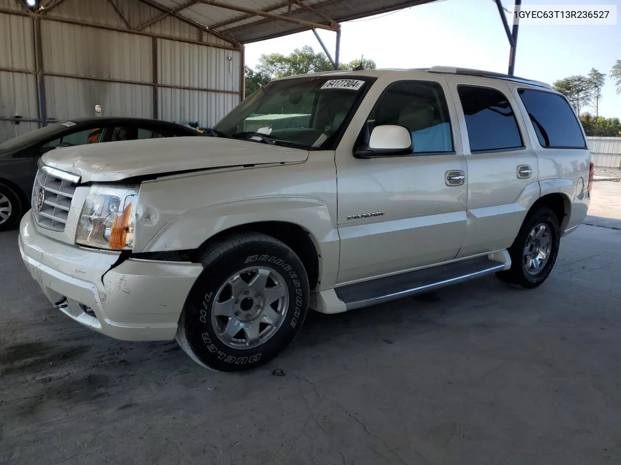 2003 Cadillac Escalade Luxury VIN: 1GYEC63T13R236527 Lot: 73771394