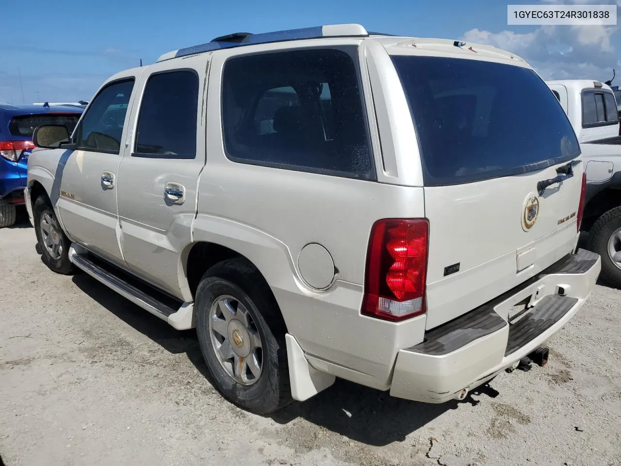 2004 Cadillac Escalade Luxury VIN: 1GYEC63T24R301838 Lot: 76880584