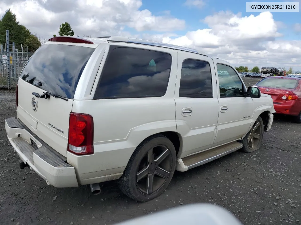 2005 Cadillac Escalade Luxury VIN: 1GYEK63N25R211210 Lot: 71597664