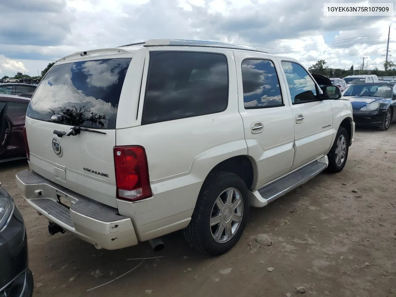 2005 Cadillac Escalade Luxury VIN: 1GYEK63N75R107909 Lot: 73826794