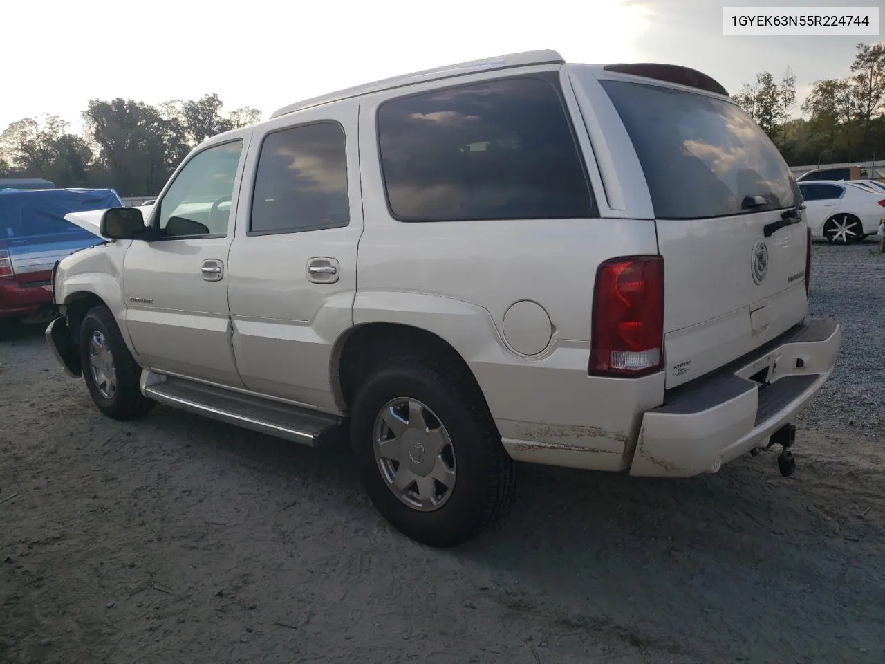 2005 Cadillac Escalade Luxury VIN: 1GYEK63N55R224744 Lot: 74761174