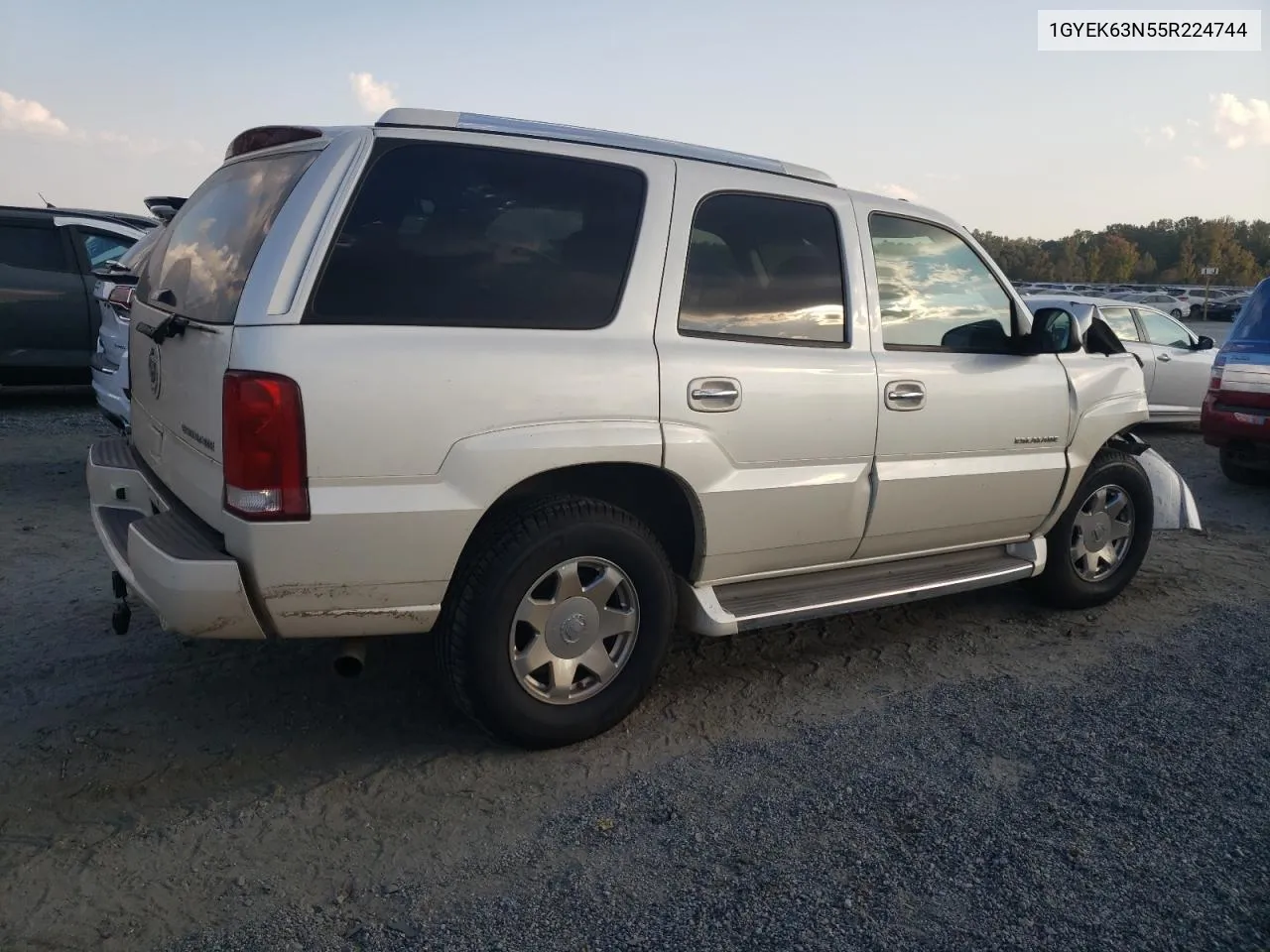 2005 Cadillac Escalade Luxury VIN: 1GYEK63N55R224744 Lot: 74761174