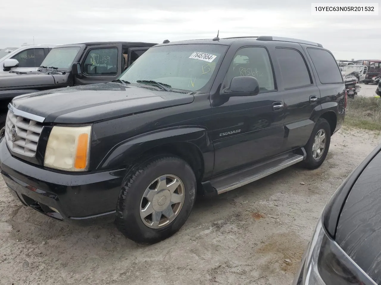 2005 Cadillac Escalade Luxury VIN: 1GYEC63N05R201532 Lot: 76457654