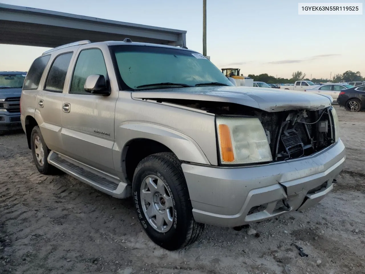 2005 Cadillac Escalade Luxury VIN: 1GYEK63N55R119525 Lot: 77774644