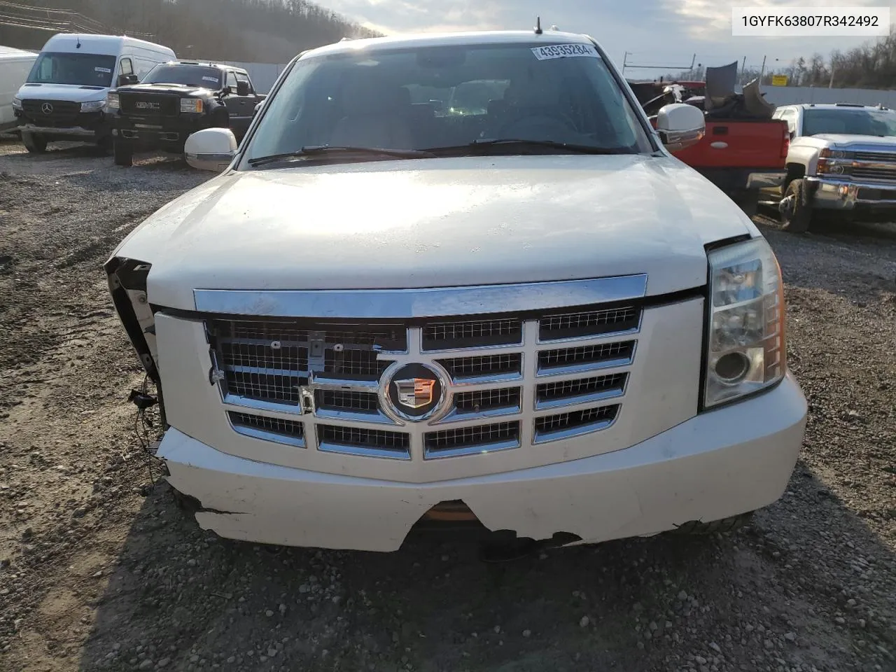 2007 Cadillac Escalade Luxury VIN: 1GYFK63807R342492 Lot: 43935284