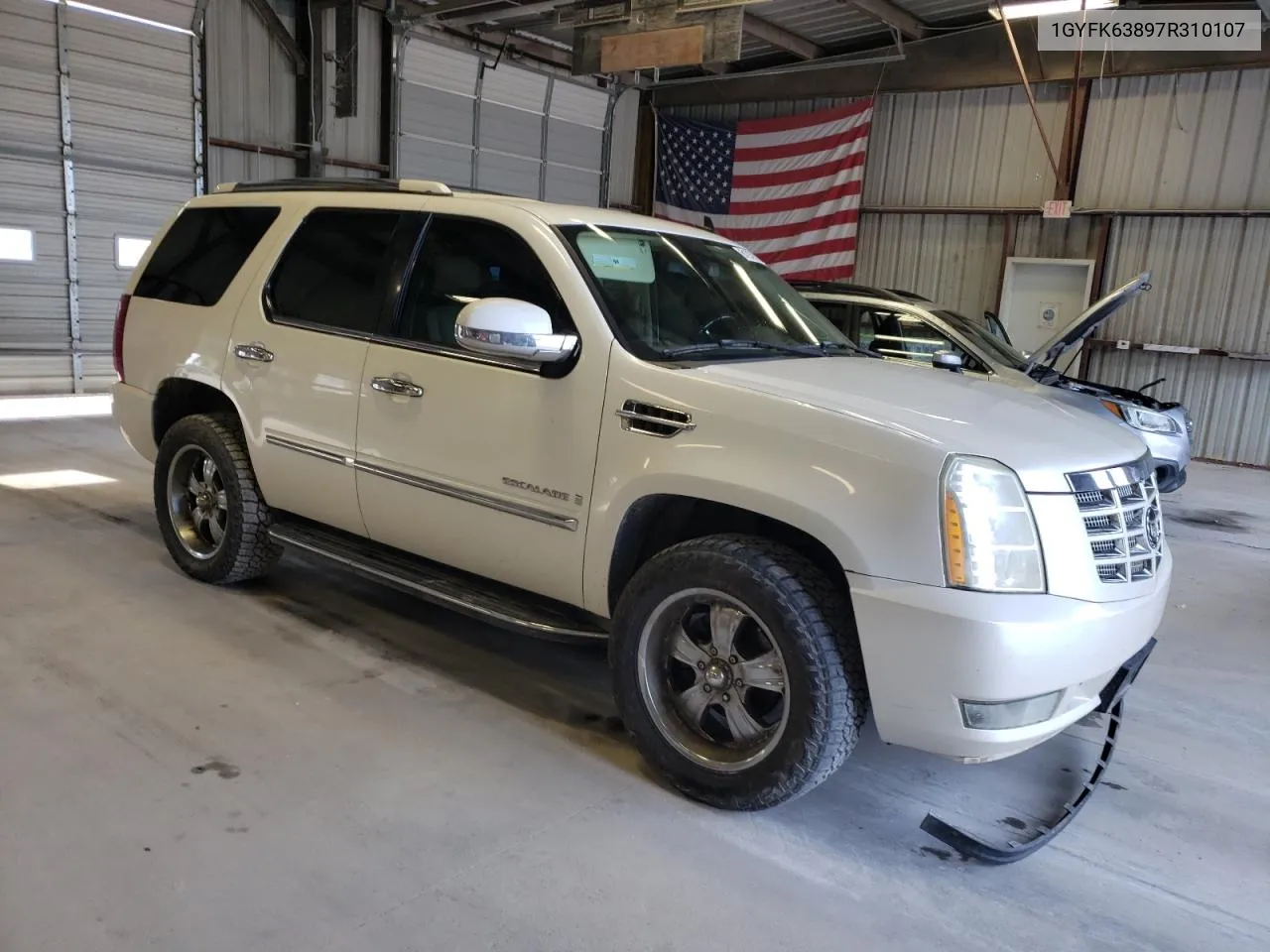 2007 Cadillac Escalade Luxury VIN: 1GYFK63897R310107 Lot: 61939784