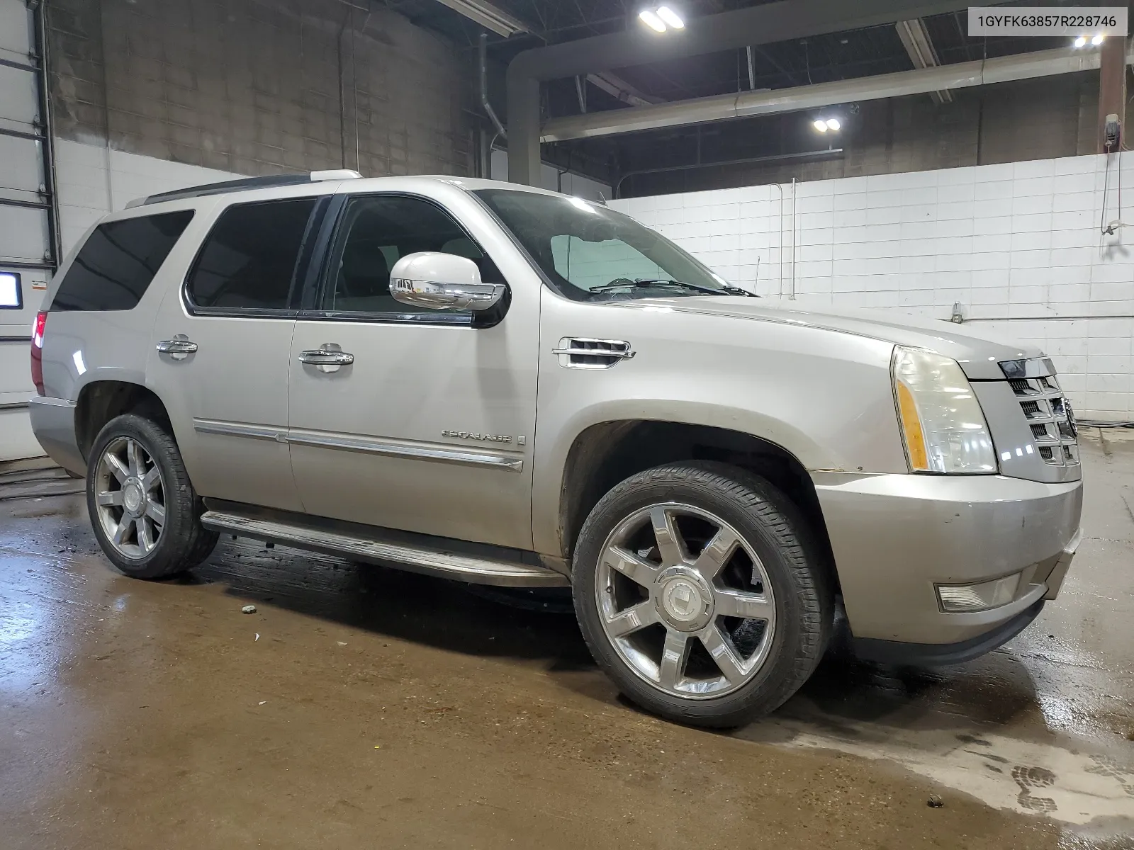 2007 Cadillac Escalade Luxury VIN: 1GYFK63857R228746 Lot: 67461524