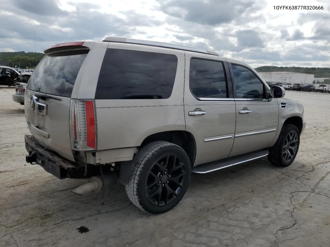 2007 Cadillac Escalade Luxury VIN: 1GYFK63877R320666 Lot: 69265334