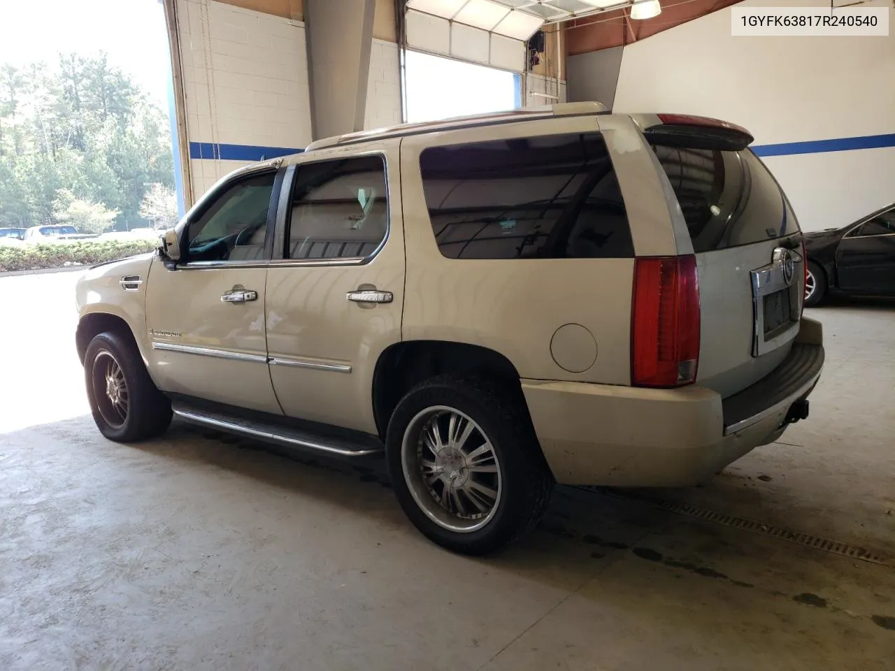 2007 Cadillac Escalade Luxury VIN: 1GYFK63817R240540 Lot: 72236704