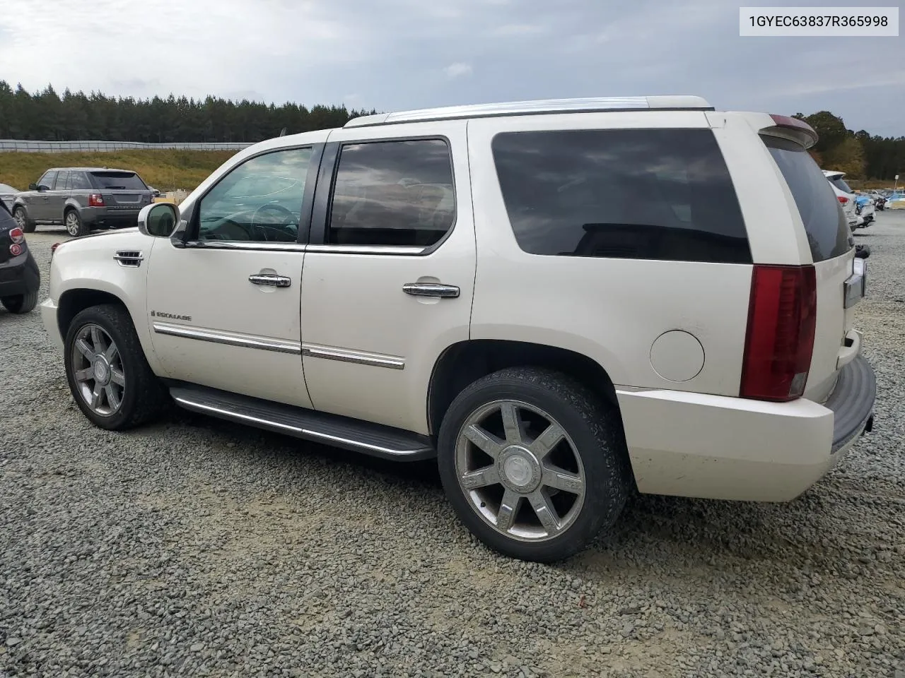 2007 Cadillac Escalade Luxury VIN: 1GYEC63837R365998 Lot: 79159854