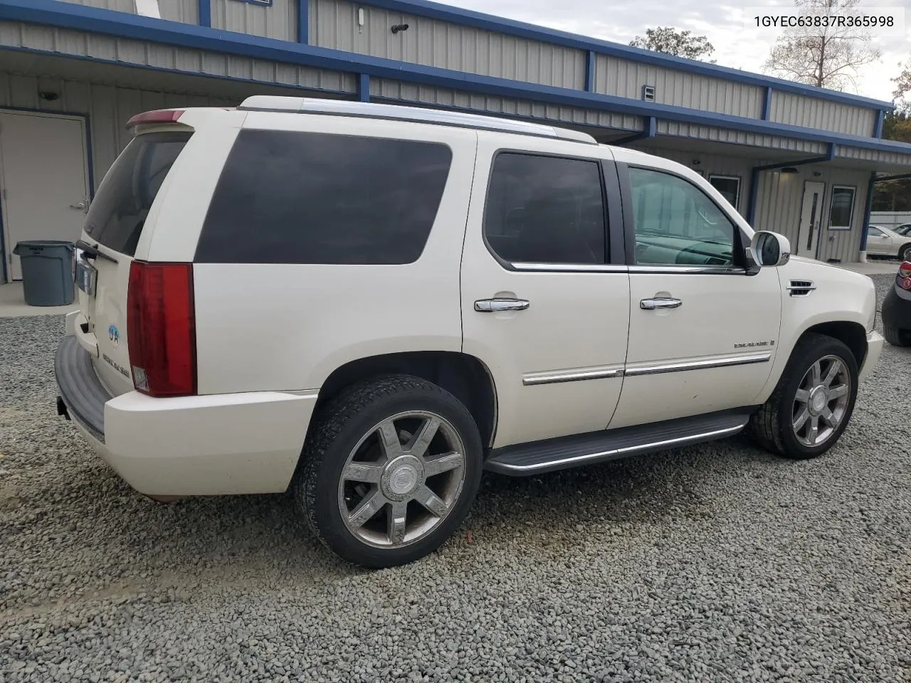 2007 Cadillac Escalade Luxury VIN: 1GYEC63837R365998 Lot: 79159854