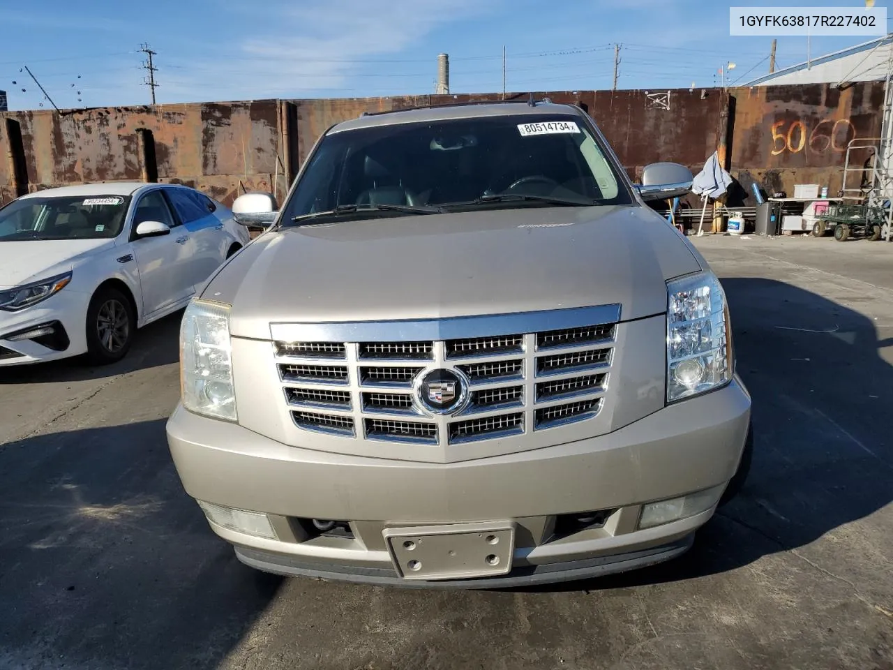 2007 Cadillac Escalade Luxury VIN: 1GYFK63817R227402 Lot: 80514734