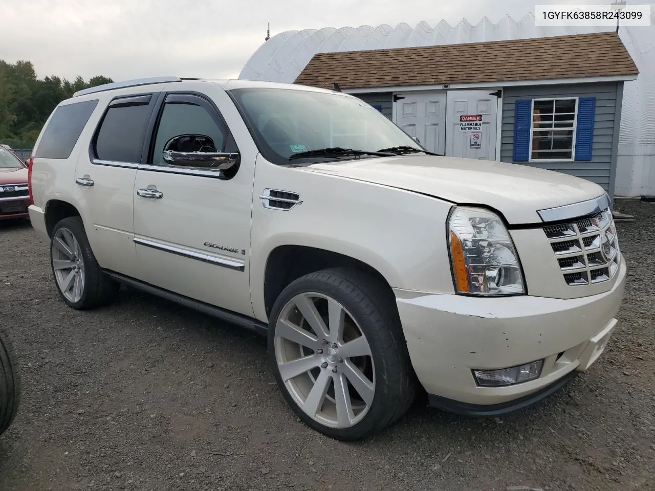 2008 Cadillac Escalade Luxury VIN: 1GYFK63858R243099 Lot: 72013664