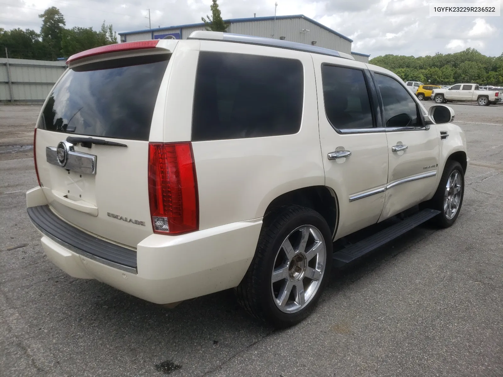 2009 Cadillac Escalade Luxury VIN: 1GYFK23229R236522 Lot: 64496974