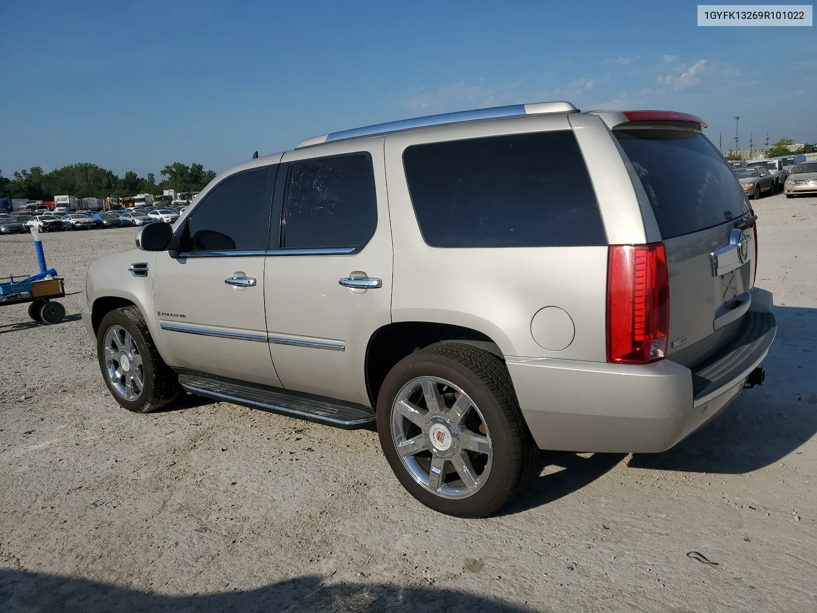 2009 Cadillac Escalade VIN: 1GYFK13269R101022 Lot: 68075354