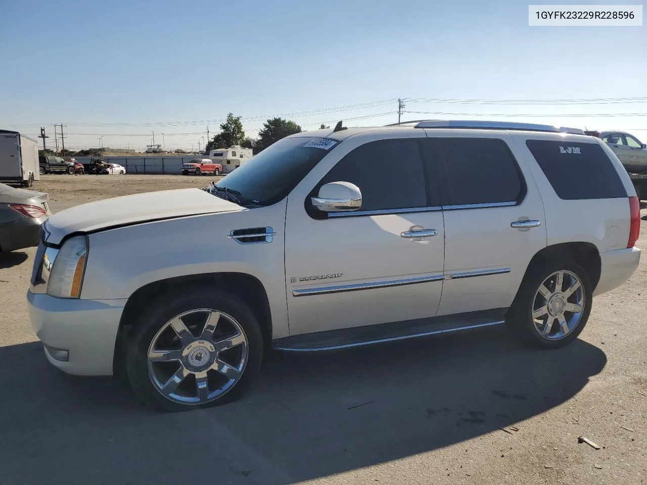 2009 Cadillac Escalade Luxury VIN: 1GYFK23229R228596 Lot: 69335584