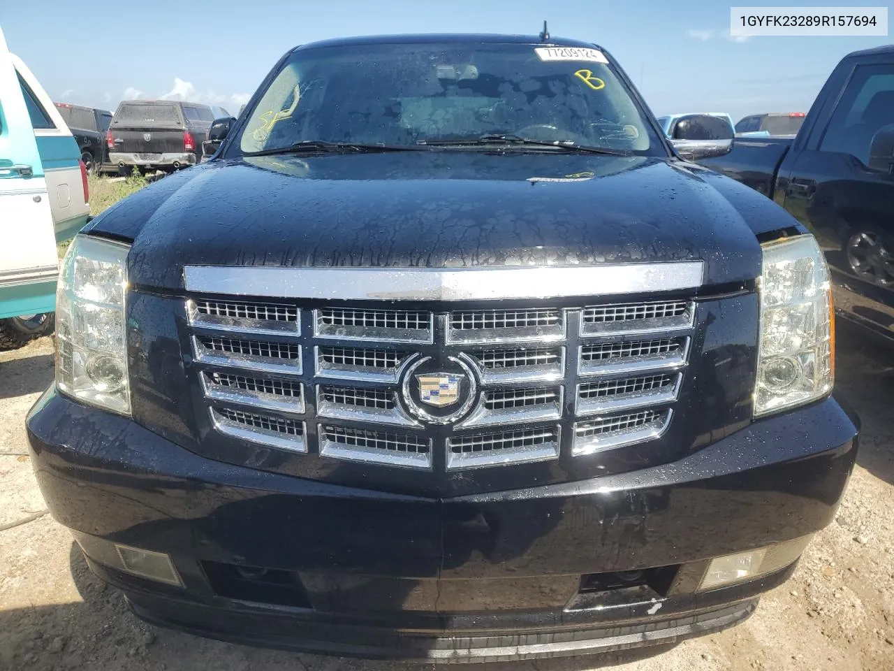 2009 Cadillac Escalade Luxury VIN: 1GYFK23289R157694 Lot: 77209124