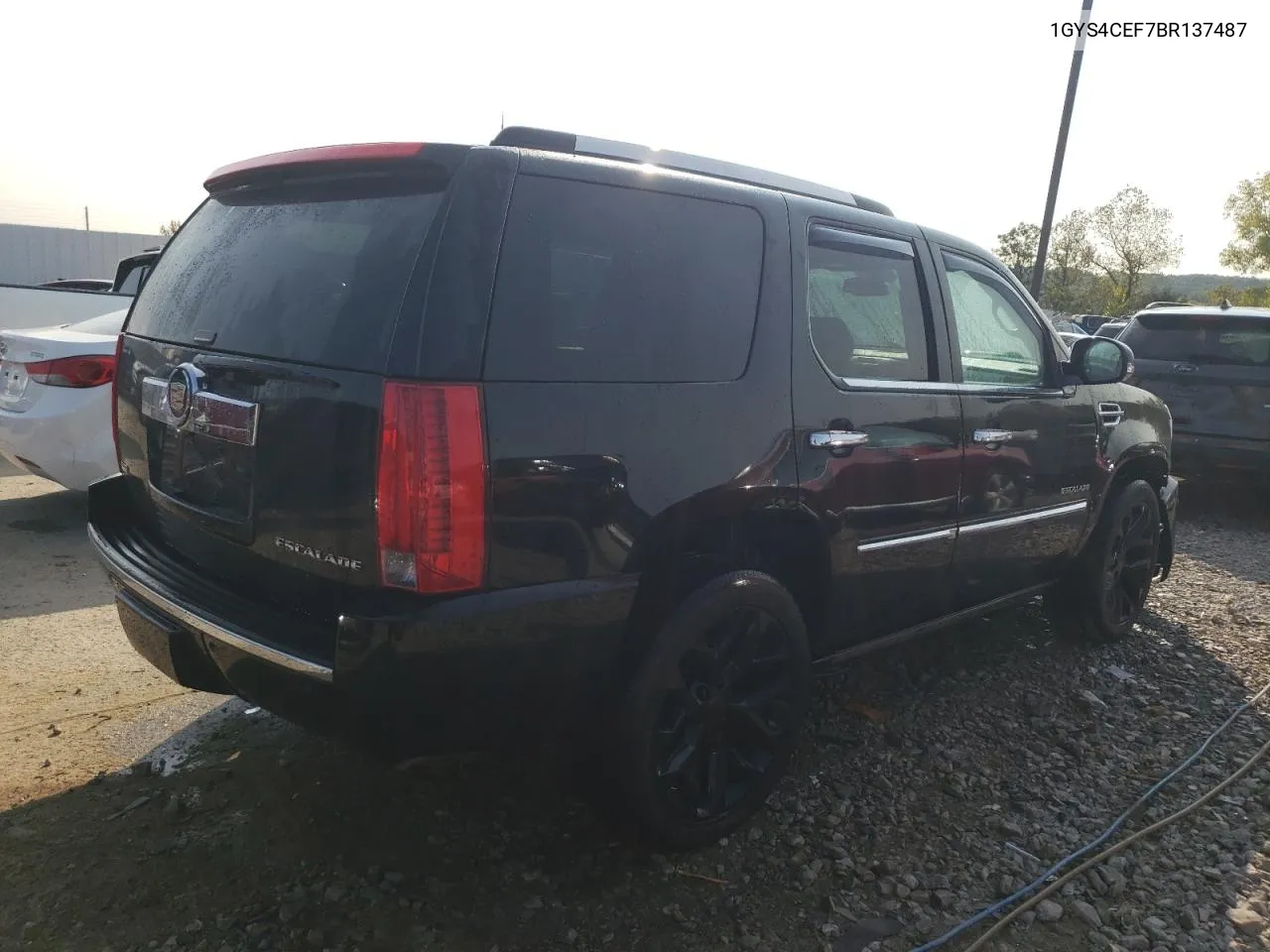 1GYS4CEF7BR137487 2011 Cadillac Escalade Premium