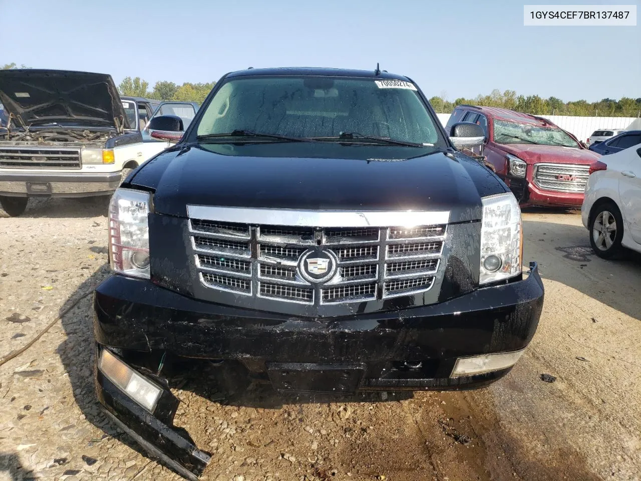 1GYS4CEF7BR137487 2011 Cadillac Escalade Premium