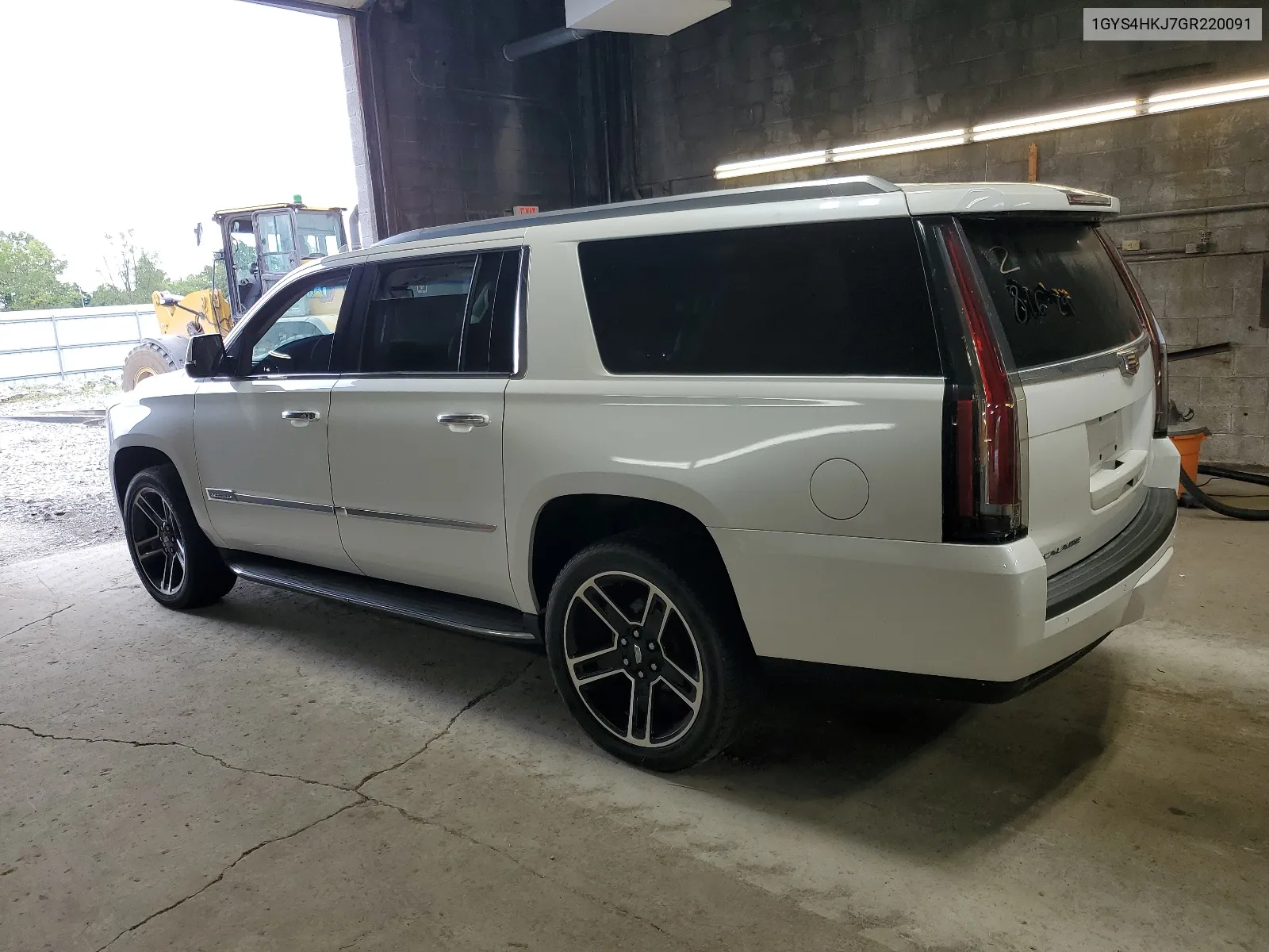 1GYS4HKJ7GR220091 2016 Cadillac Escalade Esv Luxury