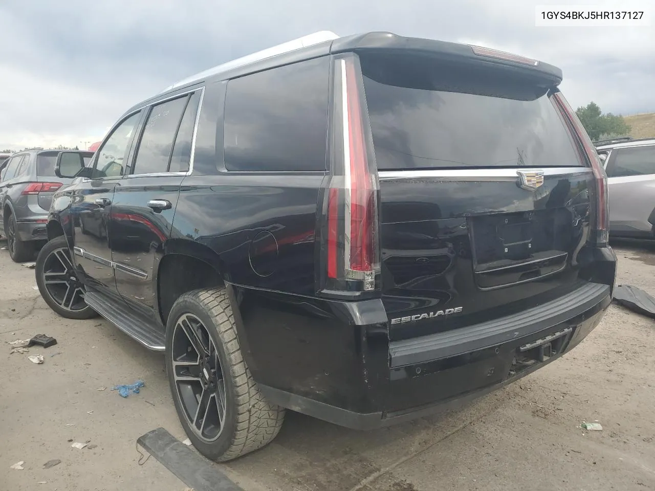 1GYS4BKJ5HR137127 2017 Cadillac Escalade Luxury