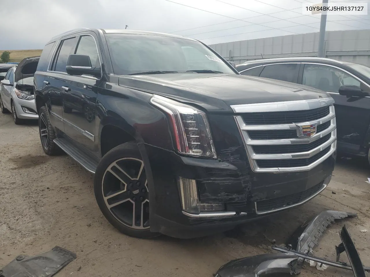 1GYS4BKJ5HR137127 2017 Cadillac Escalade Luxury