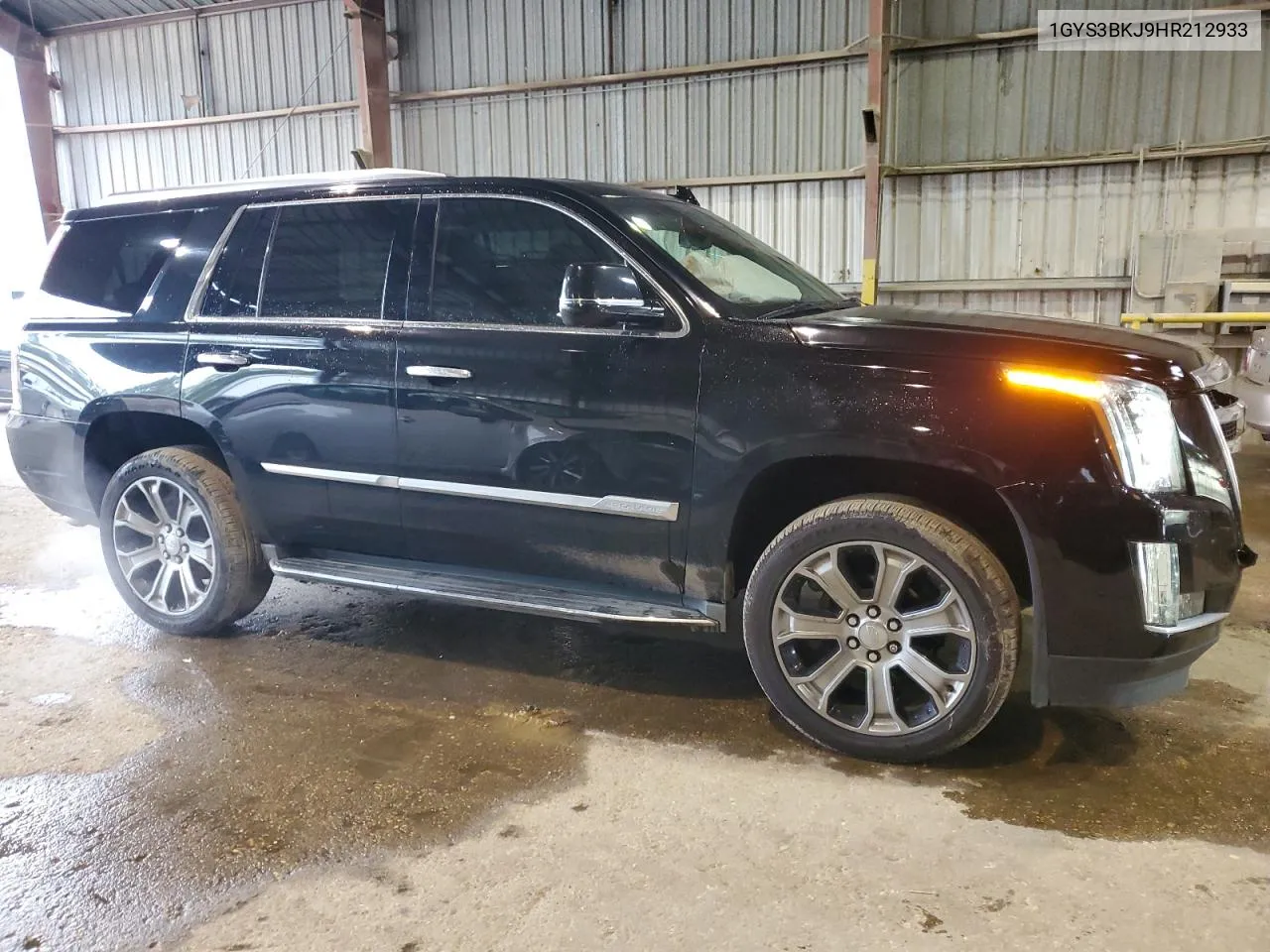 1GYS3BKJ9HR212933 2017 Cadillac Escalade Luxury