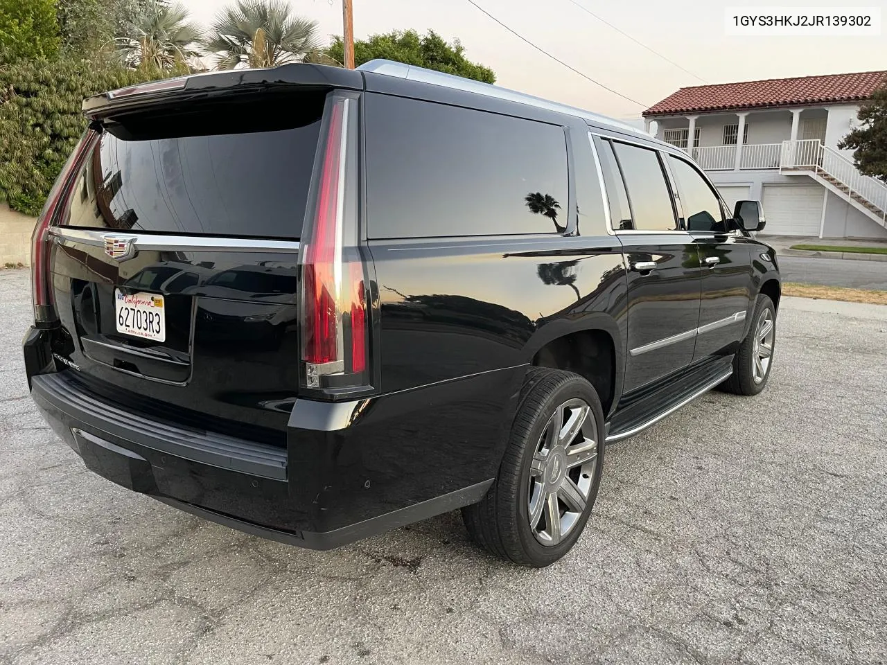 1GYS3HKJ2JR139302 2018 Cadillac Escalade Esv Luxury